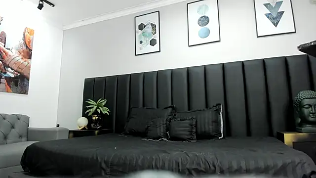 ANGEL NICOLAS online show from 16, 1, 2025