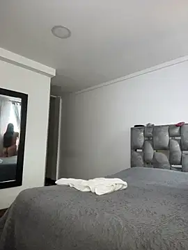 LauraCadwell online show from 22, 2, 2026