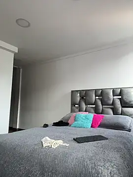 LauraCadwell online show from 25, 10, 2025