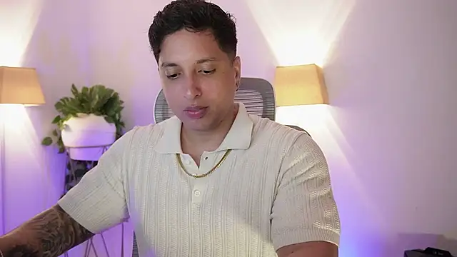 Snapshot of appolo_allen chatting on 24, 4, 2026 appolo allen online show from 24, 4, 2026