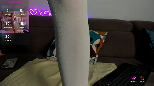 justchloex online show from 31, 10, 2025