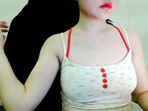 Snapshot of Yin-girl chatting on 18, 10, 2025 Yin-girl online show from 18, 10, 2025