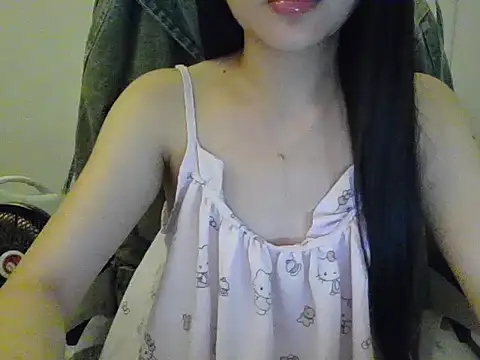 Snapshot of Yin-girl chatting on 10, 10, 2025 Yin-girl online show from 10, 10, 2025