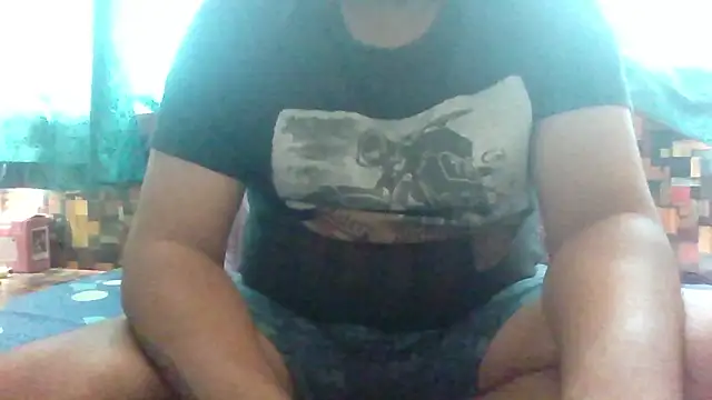 Snapshot of whoreboi98 chatting on 16, 2, 2026 whoreboi98 online show from 16, 2, 2026