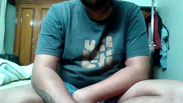 Snapshot of whoreboi98 chatting on 5, 1, 2025 whoreboi98 online show from 5, 1, 2025