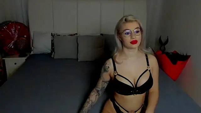 KasiaGraziela18 online show from 16, 3, 2025