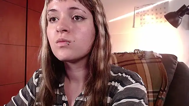 Snapshot of NEXT_DOOR_GIRL_ chatting on 4, 11, 2025 NEXT DOOR GIRL online show from 4, 11, 2025