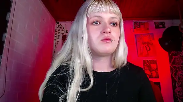 NEXT DOOR GIRL  online show from 20, 2, 2025