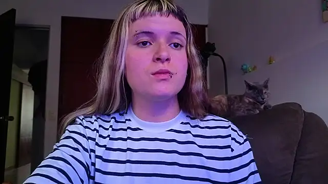 NEXT DOOR GIRL  online show from 5, 3, 2026