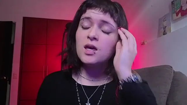 NEXT DOOR GIRL  online show from 17, 4, 2026