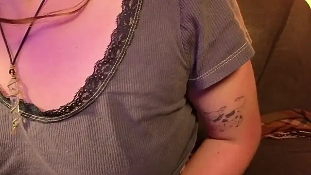 Snapshot of NEXT_DOOR_GIRL_ chatting on 20, 11, 2025 NEXT DOOR GIRL online show from 20, 11, 2025