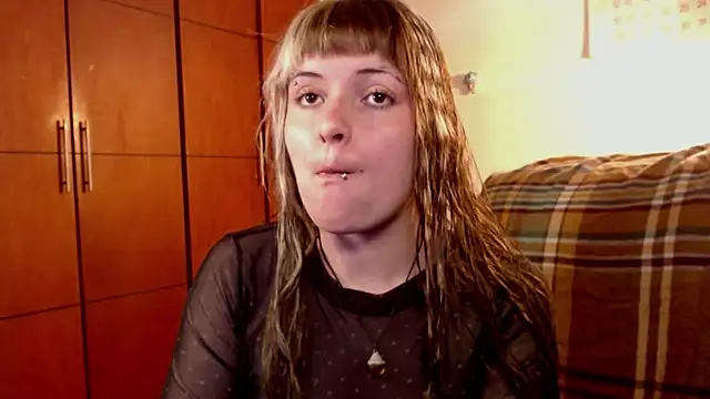 Snapshot of NEXT_DOOR_GIRL_ chatting on 14, 10, 2025 NEXT DOOR GIRL online show from 14, 10, 2025