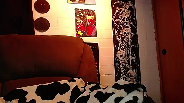 NEXT DOOR GIRL  online show from 27, 2, 2025
