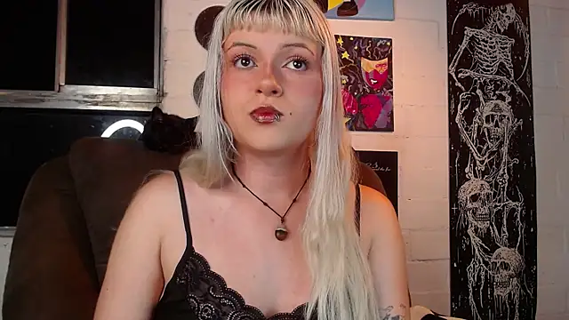 NEXT DOOR GIRL  online show from 9, 2, 2025