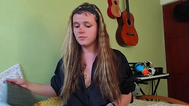 NEXT DOOR GIRL  online show from 20, 3, 2026