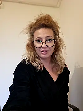 Selenna emma online show from 2, 10, 2025