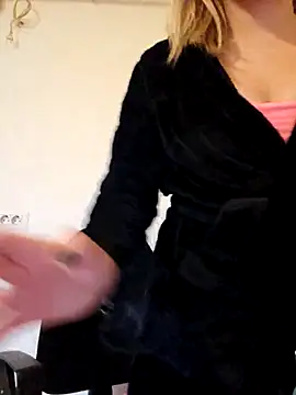 Selenna emma online show from 6, 10, 2025