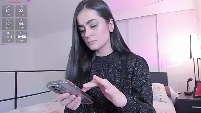 guccipussy1 online show from 12, 12, 2024