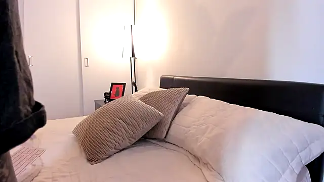 guccipussy1 online show from 24, 1, 2025