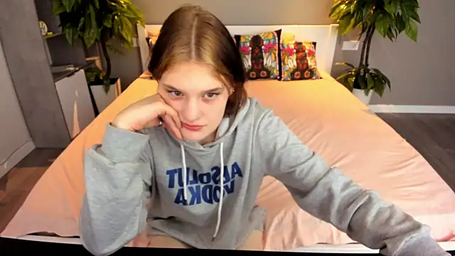 Snapshot of CandyBooms_ chatting on 15, 9, 2025 CandyBooms online show from 15, 9, 2025