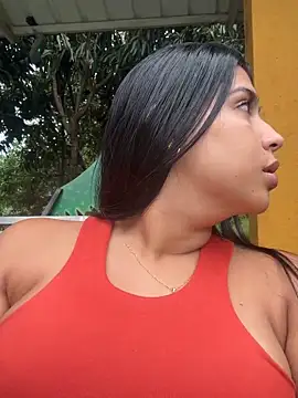 Snapshot of NiaSoler chatting on 16, 11, 2025 NiaSoler online show from 16, 11, 2025