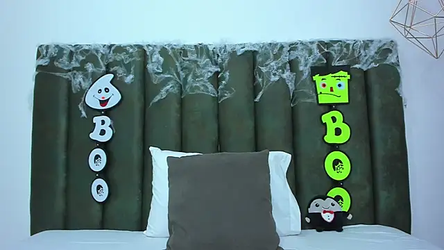 Snapshot of ThailyCherry chatting on 27, 10, 2025 ThailyCherry online show from 27, 10, 2025