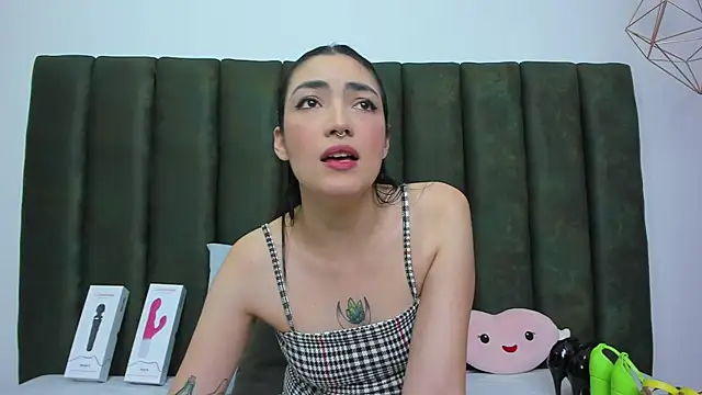 Snapshot of ThailyCherry chatting on 14, 11, 2025 ThailyCherry online show from 14, 11, 2025