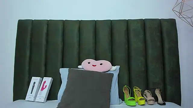 Snapshot of ThailyCherry chatting on 8, 11, 2025 ThailyCherry online show from 8, 11, 2025