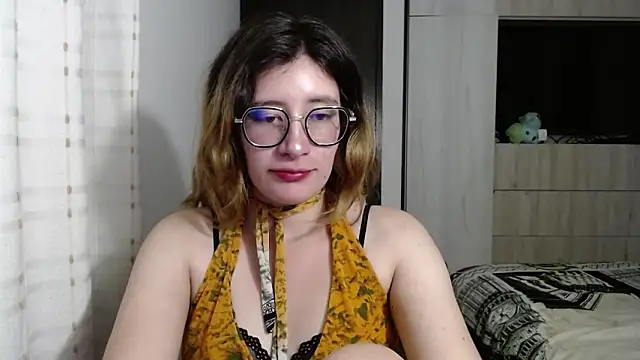 Snapshot of mariana124- chatting on 9, 12, 2024 mariana124- online show from 9, 12, 2024