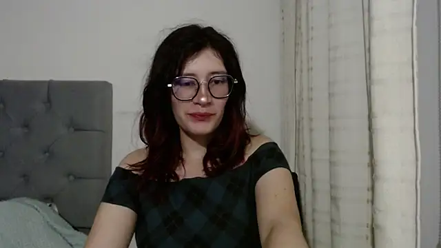 Snapshot of mariana124- chatting on 2, 2, 2025 mariana124- online show from 2, 2, 2025