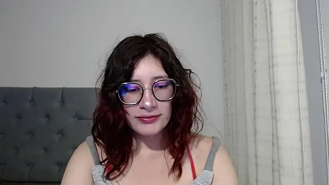 Snapshot of mariana124- chatting on 4, 1, 2025 mariana124- online show from 4, 1, 2025