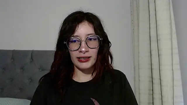 Snapshot of mariana124- chatting on 11, 1, 2025 mariana124- online show from 11, 1, 2025