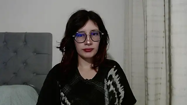 Snapshot of mariana124- chatting on 5, 2, 2025 mariana124- online show from 5, 2, 2025