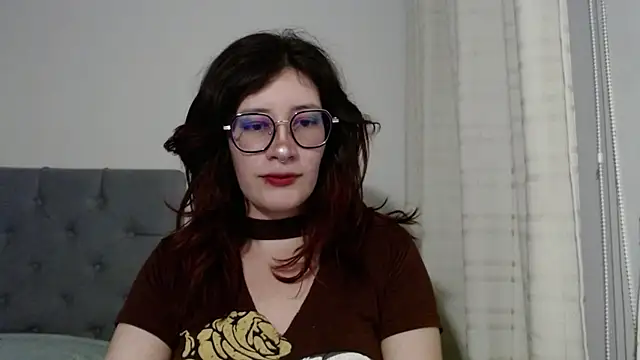 Snapshot of mariana124- chatting on 4, 2, 2025 mariana124- online show from 4, 2, 2025