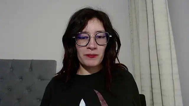 Snapshot of mariana124- chatting on 11, 1, 2025 mariana124- online show from 11, 1, 2025