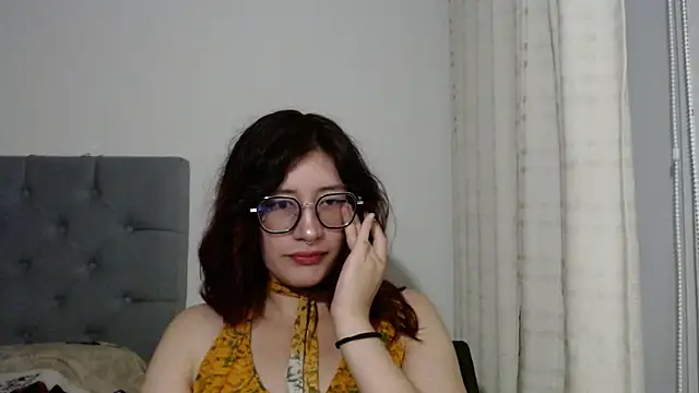 Snapshot of mariana124- chatting on 8, 1, 2025 mariana124- online show from 8, 1, 2025