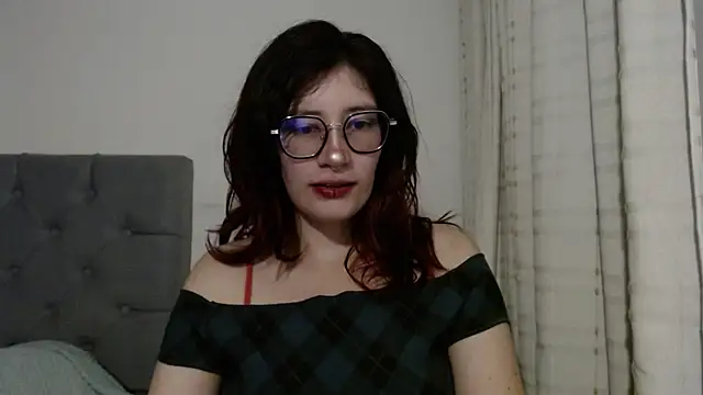 Snapshot of mariana124- chatting on 2, 2, 2025 mariana124- online show from 2, 2, 2025