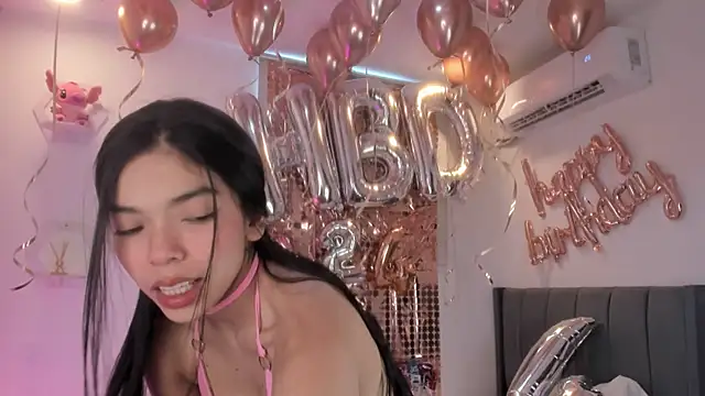 Snapshot of meganrossee69 chatting on 18, 5, 2026 meganrossee69 online show from 18, 5, 2026