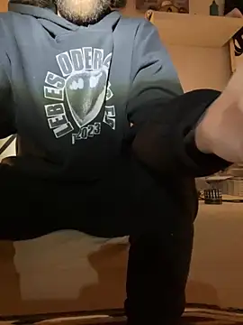 Snapshot of max_modus chatting on 30, 10, 2025 max modus online show from 30, 10, 2025