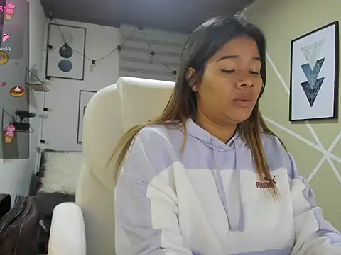 Enma  clark online show from 25, 10, 2025