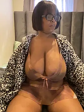 Snapshot of Saggy_areola95 chatting on 27, 5, 2026 Saggy areola95 online show from 27, 5, 2026