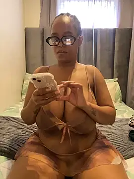 Snapshot of Saggy_areola95 chatting on 15, 5, 2026 Saggy areola95 online show from 15, 5, 2026