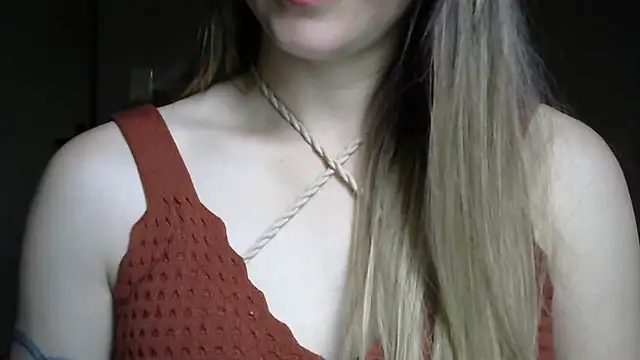 Snapshot of branca18hot chatting on 4, 10, 2025 branca18hot online show from 4, 10, 2025
