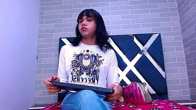 AndreaGil  online show from 23, 9, 2025