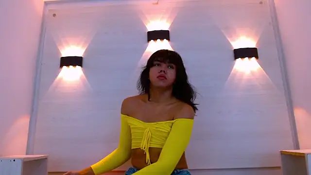 AndreaGil  online show from 14, 12, 2025