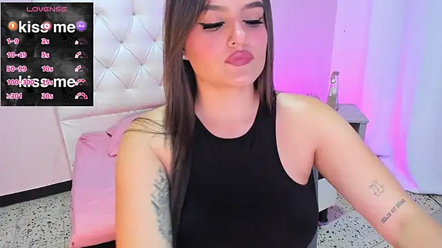 ellarosee  online show from 18, 2, 2025