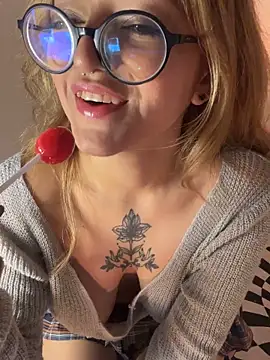 SweetJennaa online show from 12, 2, 2026