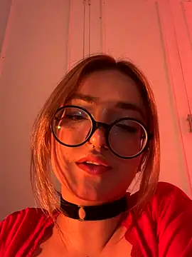 Snapshot of SweetJennaa chatting on 17, 10, 2025 SweetJennaa online show from 17, 10, 2025