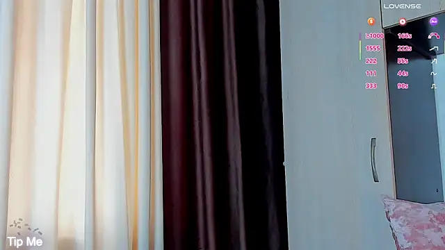 Snapshot of juliana_browns chatting on 22, 6, 2026 juliana browns online show from 22, 6, 2026
