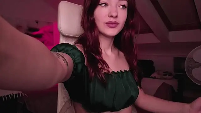 MiaRouge online show from 14, 10, 2025